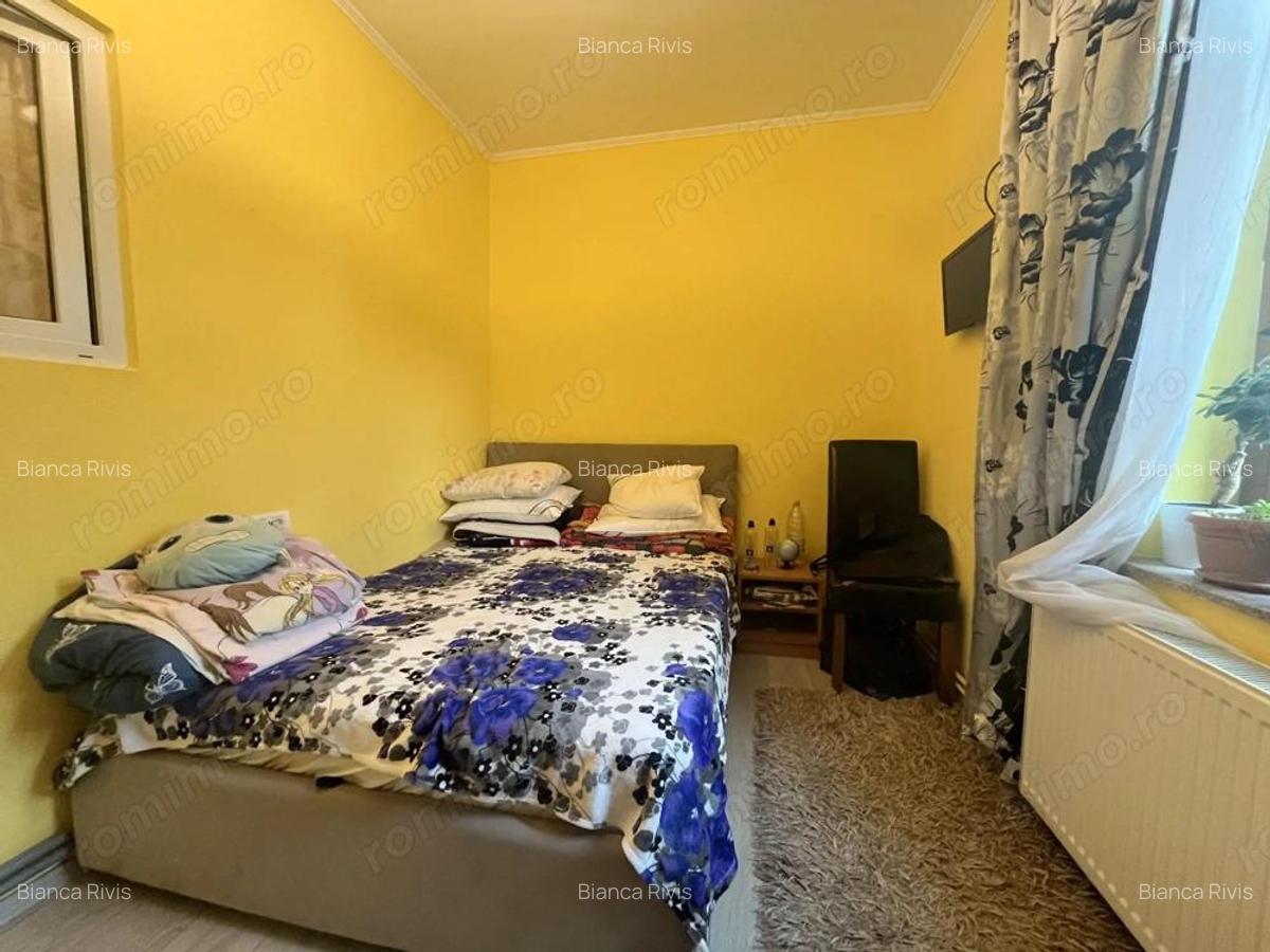 Casa cu 3 camere, curte comuna, zona Mehala - 13