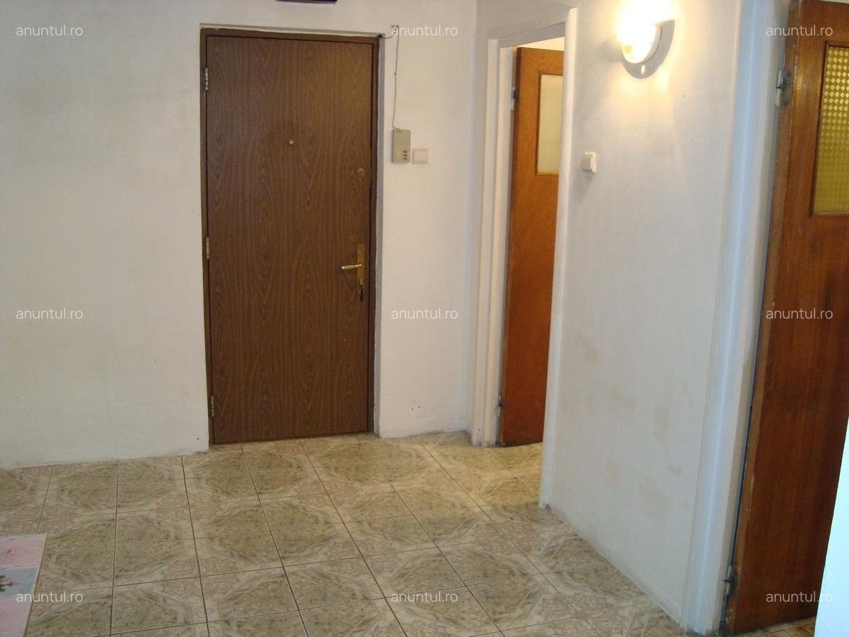 Drumul Taberei, Liceul Lovinescu, decomandata, 40 mp, parter/10, libera - 4