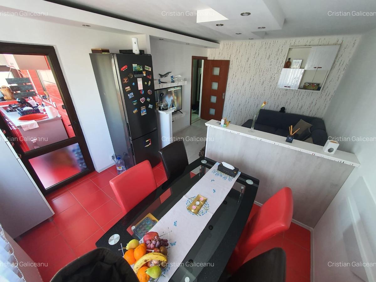 Apartament cu 3 camere decomandat, mobilat în Triaj - 3