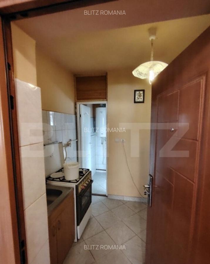 Casa tradi?ionala cu 3 camere, teren mare ?i gradina i - 12