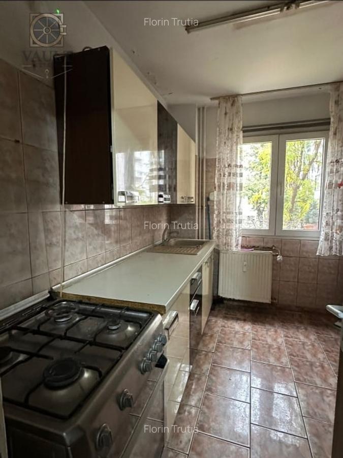 Apartament 4 camere - 3 minute de metrou - 5 minute de I.O.R - Titan - 27