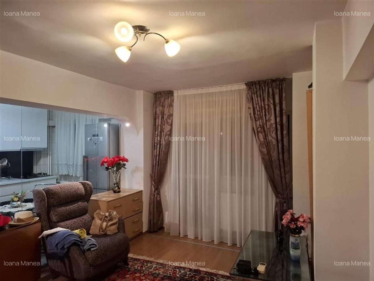 Vanzare apartament 2 camere | Iulia Hasdeu | et 3 | renovat | 55 mp utili | Bloc - 9