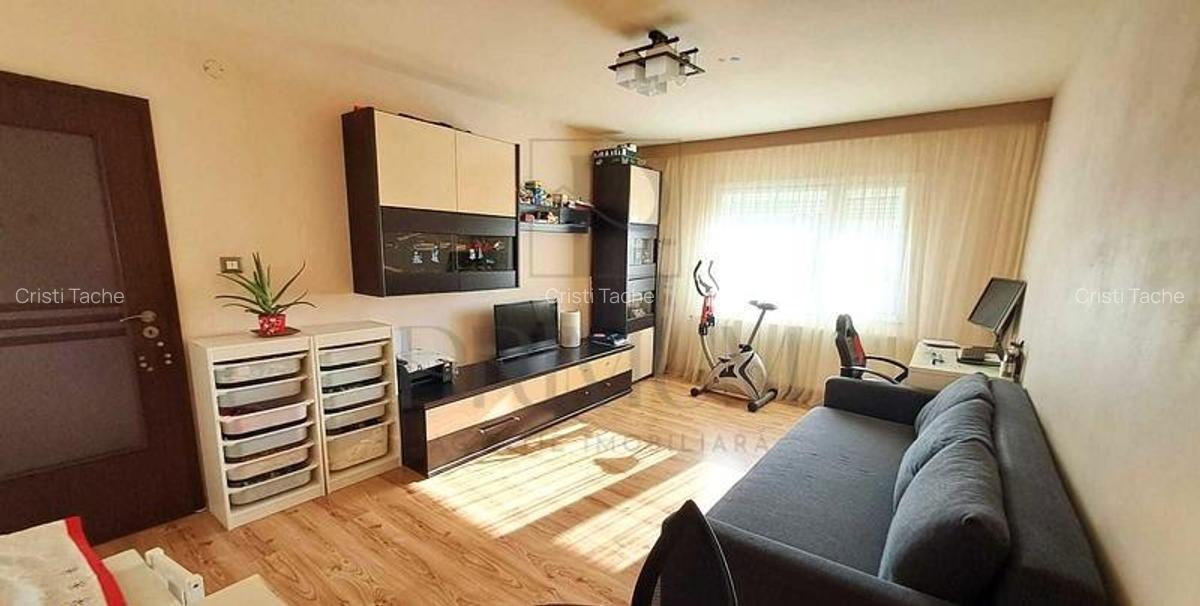 ARADULUI - BLOC IZOLAT - 3 camere - decomandat - centrala proprie - clima - 1