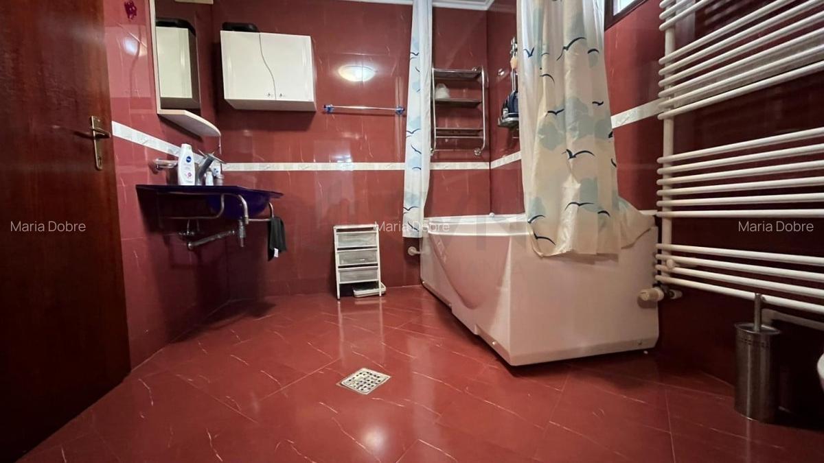 REV2005341 Vila deosebita cu piscina si teren generos Buftea zona exclusivista - 18