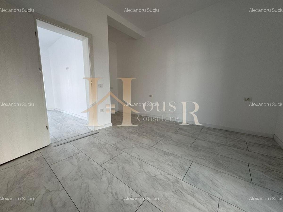 La 5 minute de 4 benzi.Toate Utilitatile.Teren 340 mp - 12