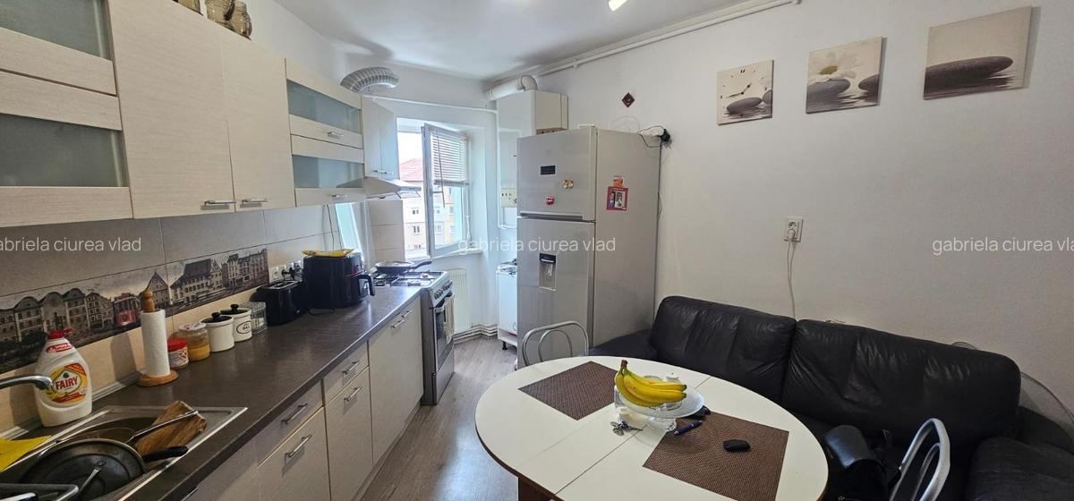Vand apartament 3 camere,confort 1, decomandat,str.Siretului,mobilat si utilat - 6