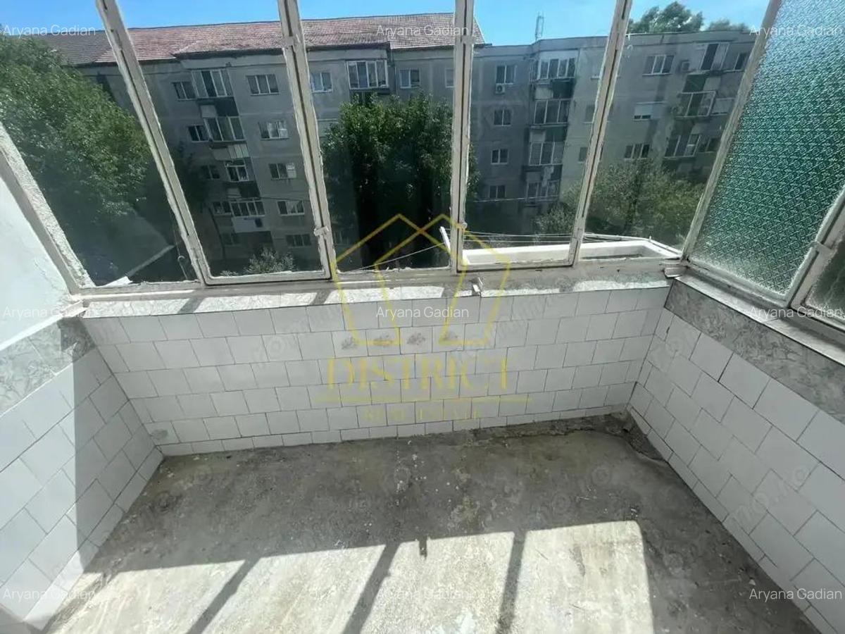 Apartament cu 2 camere, decomandat, etajul 3 I Lipovei - 4