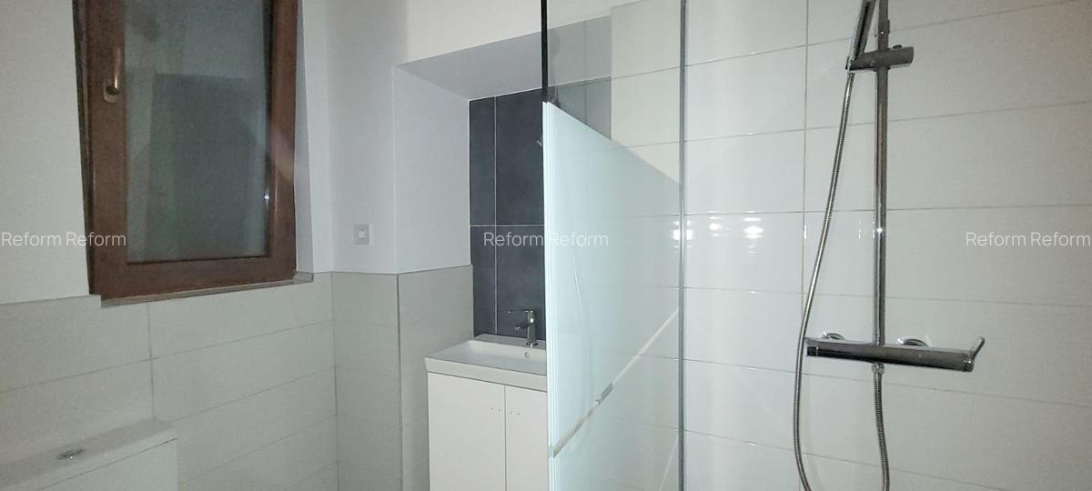 De vânzare apartament 3 camere, renovat, zonă semicentrală - 6
