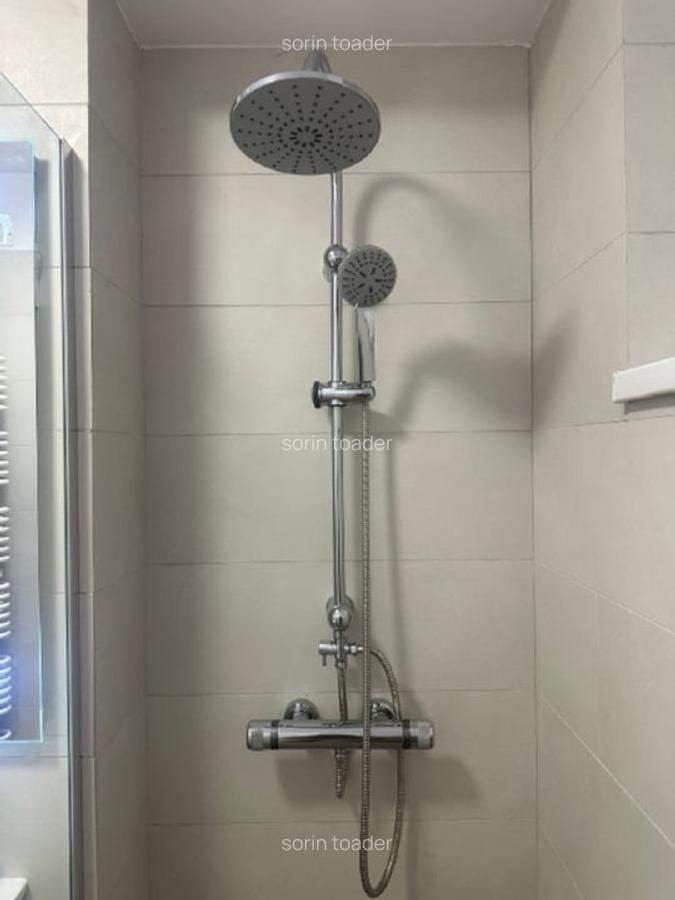 Vand apartament proaspat renovat , finisaje lux - 16