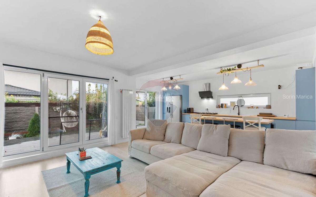 VANZARE Casa / Vila moderna cu 4 camere si curte Dragom... - 10