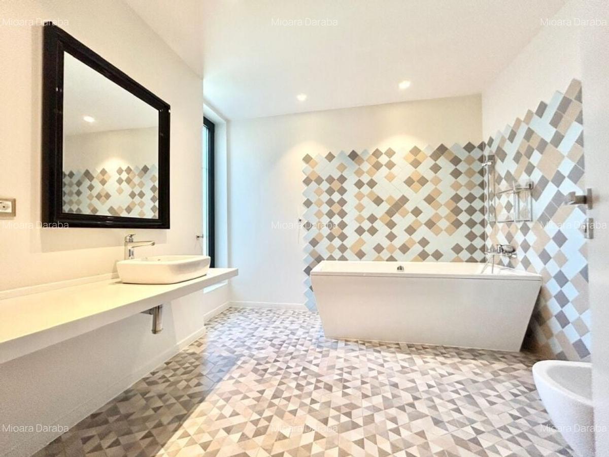 Villa with modern architecture, heated pool, 1000sqm yard, Iancu Nicolae area - 23