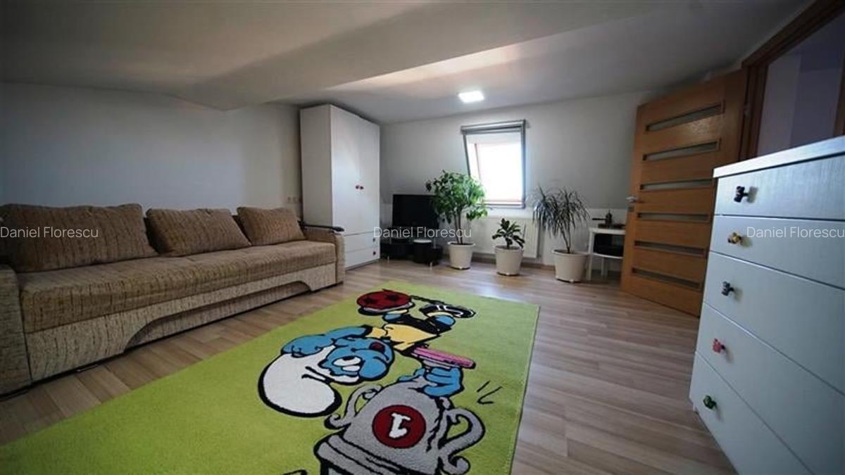 Apartament cu 4 camere decomandat în Tractorul - 6