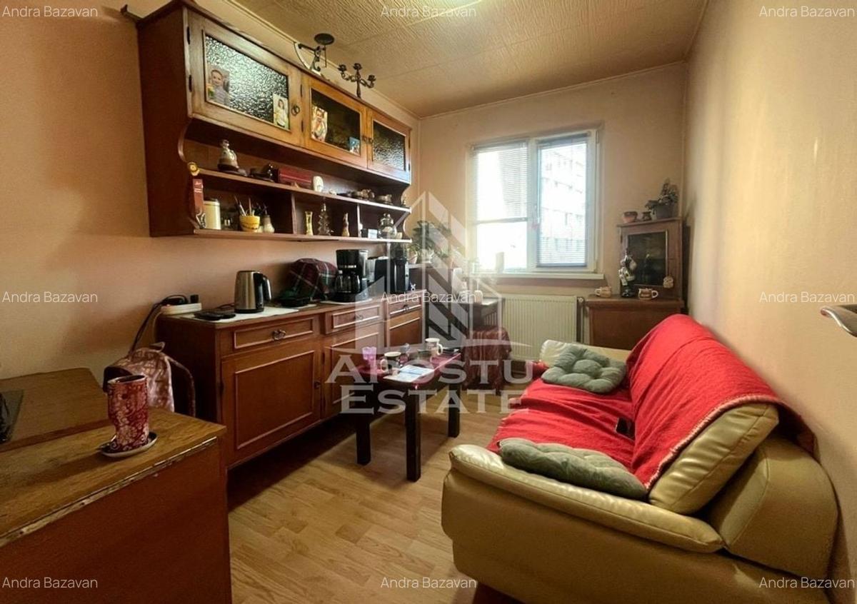 Apartament cu 4 camere, centrala proprie, zona Dacia - 8