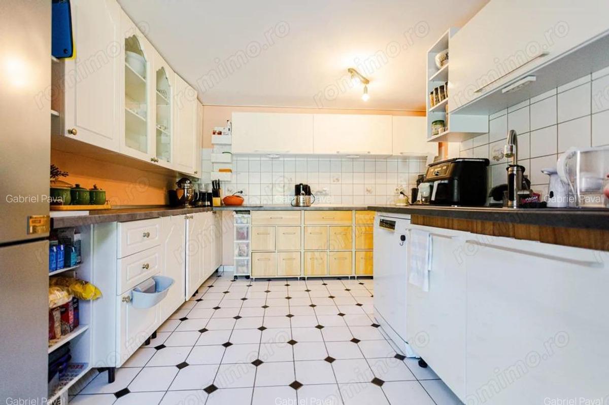 Proprietate cu poten?ial casa spa?ioasa + teren generos - Comision 0% - 11