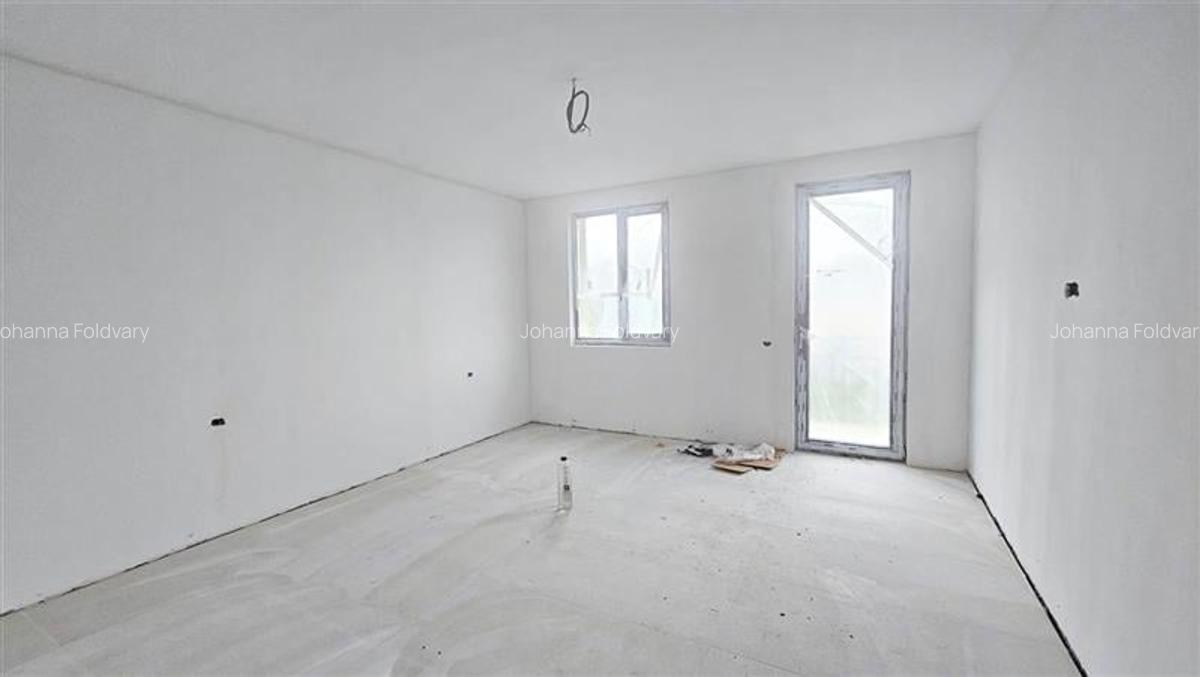 Casă cu 4 camere în Dumbrăvița - 14
