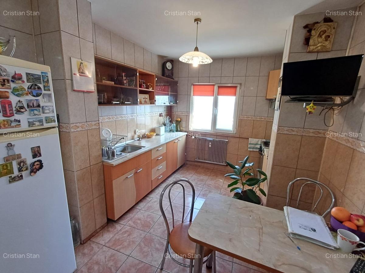 Vanzare apartament 3 camere Militari - Pacii et 9/10 vedere libera panoramica - 5