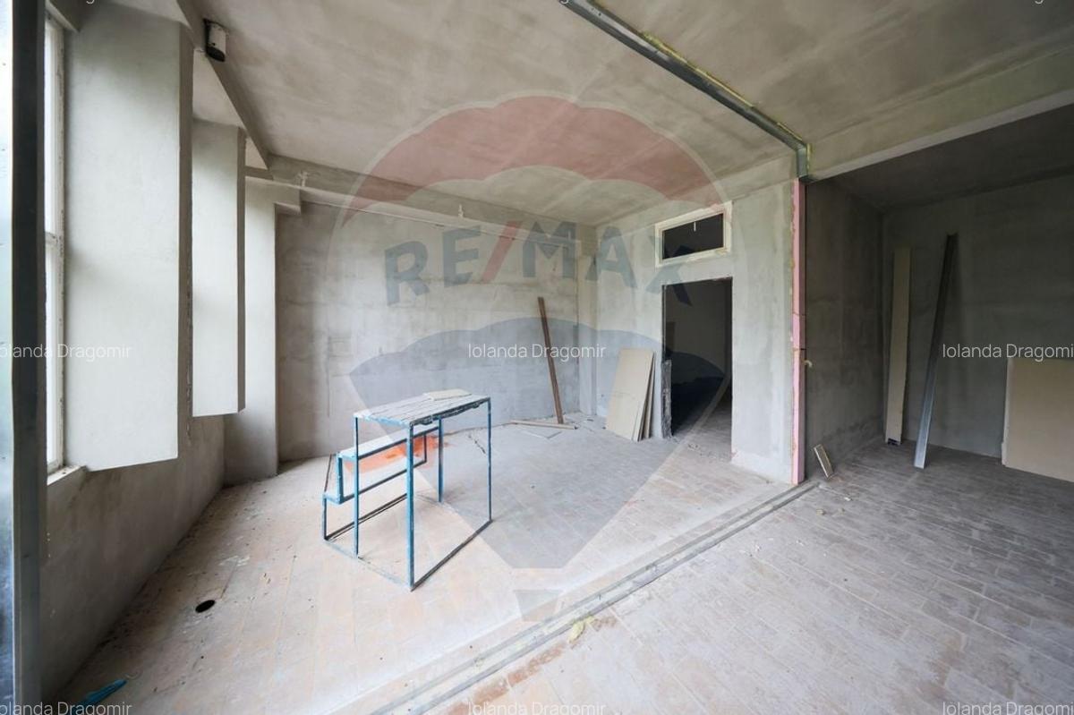 Hala 2.700 mp + birouri 800 mp + teren 1.400 mp AEROPORT BRASOV - 14