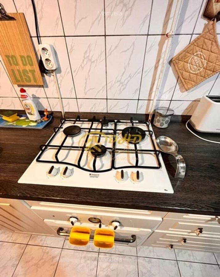 3 camere decomandat,etaj intermediar,zona semicentrala Gara Mare - 16