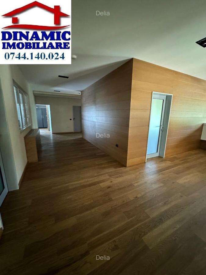 Ansamblu de hale, zona ieșire spre Izvoare. Preț 5 Eur/mp - 7 Ansamblu de hale, zona ieșire spre Izvoare. Preț 5 Eur/mp - 7