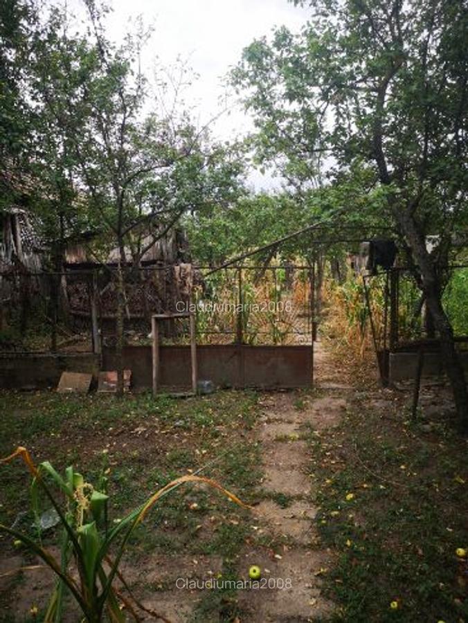 Vând casă în Bistret preț 10.000 € negociabil - 9