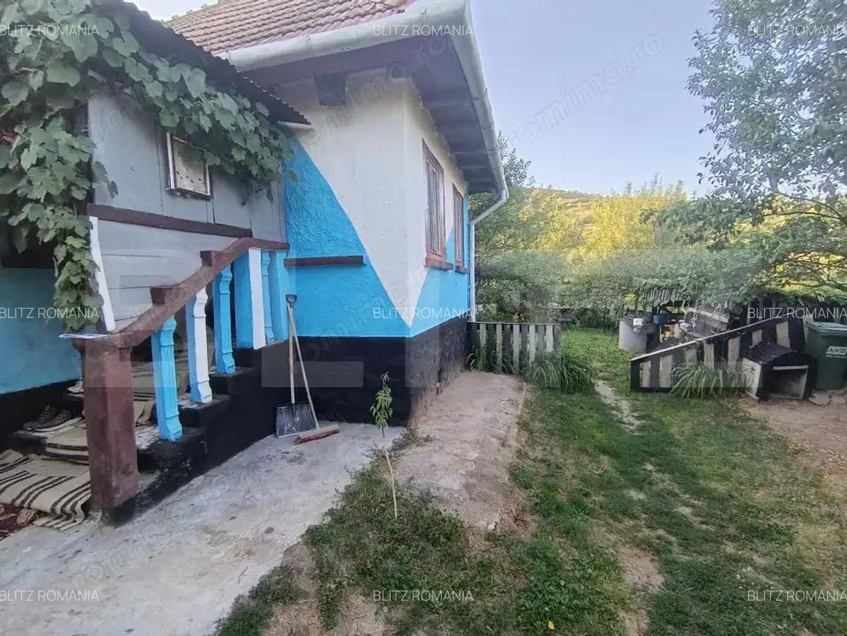 Casa cu 2 camere cu Anexe - 1