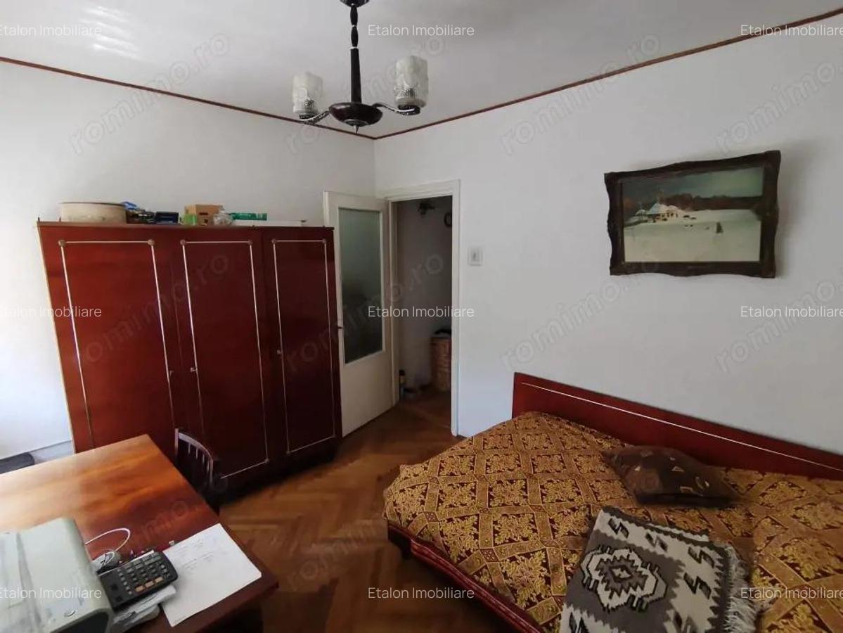 Apartament 3 camere semidecomandat, ultracentral Etaj4/4 Piatra Neamt - 3