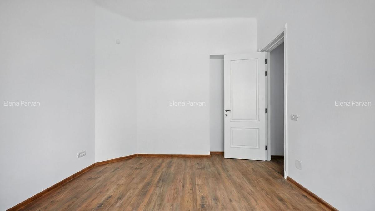 Apartament tip Penthouse 4 camere de inchiriat-Piata Romana - 8