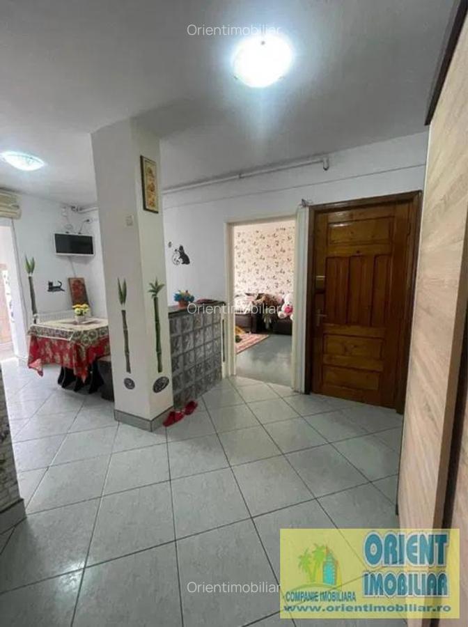 Inel 2, Dezrobirii, decomandat, 2 camere, renovat, gaze, vanzari Constanta - 2