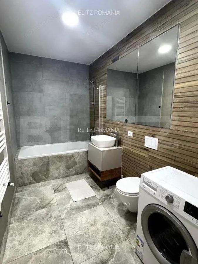 Apartament de vanzare, cu 2 camere, intermediar, zona Tractorul - 1