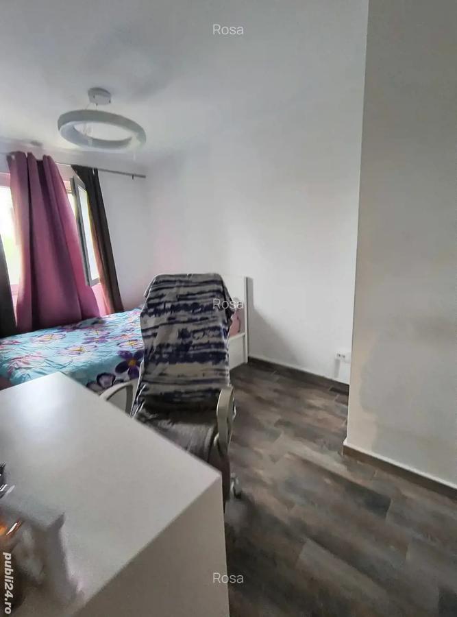 Proprietar Vand Apartament 4 camere, 65 m, balcon, renovat, mobilat, Bulevardul 1 Decembrie 1918 - 14 Proprietar Vand Apartament 4 camere, 65 m, balcon, renovat, mobilat, Bulevardul 1 Decembrie 1918 - 14