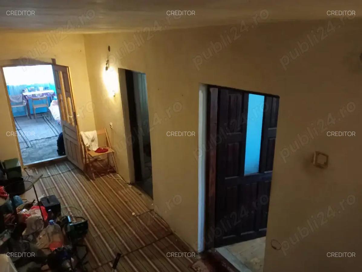 De vanzare casa si teren in Dealu Launele Valcea - 4