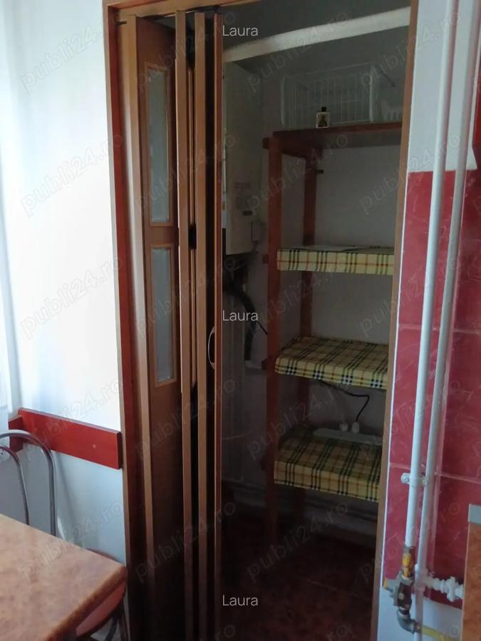 Proprietar inchiriez apartament 2 camere decomandat,zona Girocului - 7