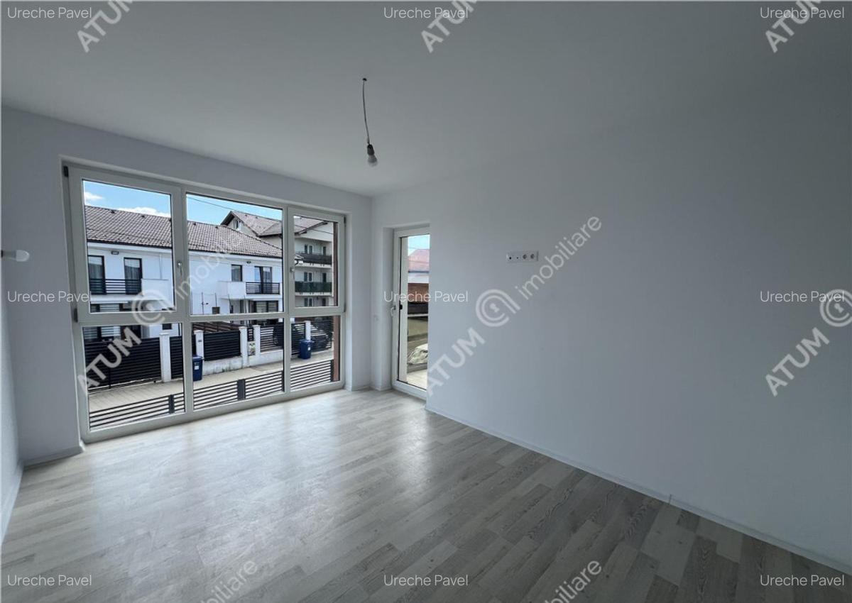 Casa intabulata cu 4 camere 3 bai si teren de 301 mp zona Ar - 13