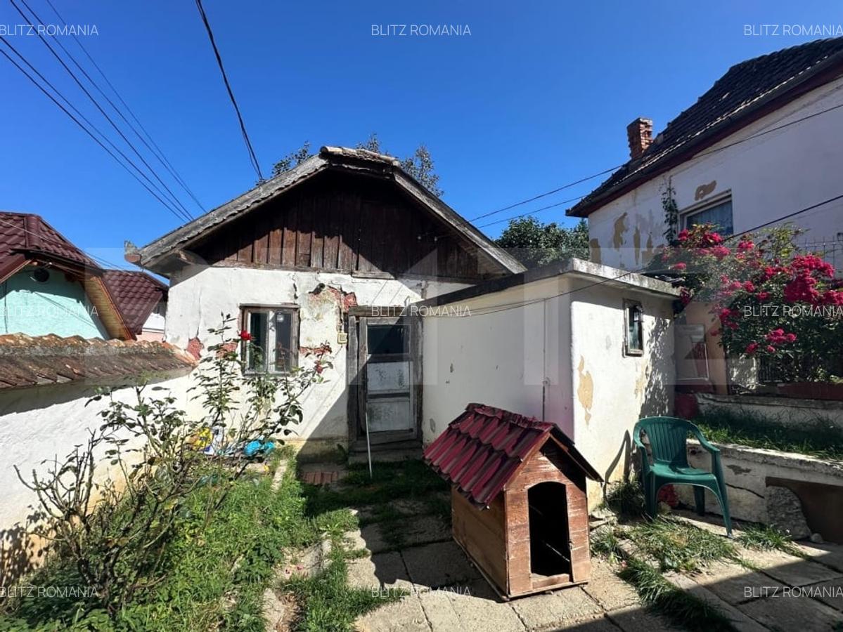 Casa individuala de vanzare, cu anexa si curte, zona Schei - 6