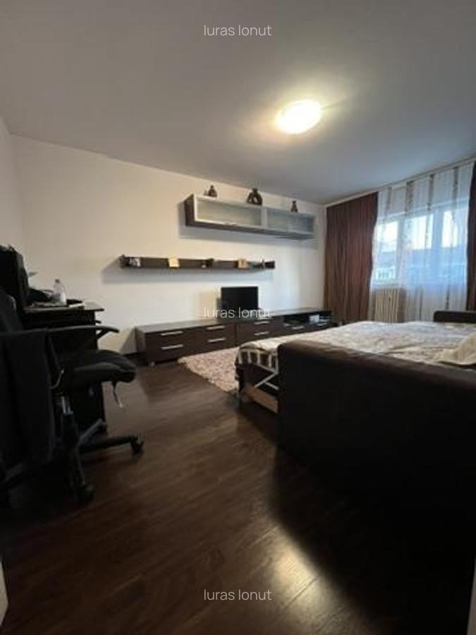 Apartament cu 3 camere decomandat în Iosia - 1