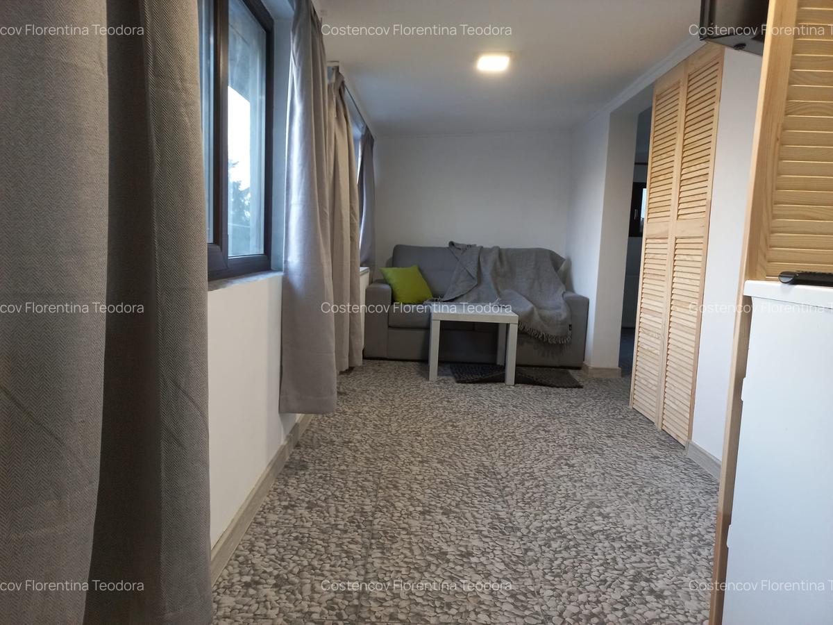 Garsonieră decomandată în Casa de Cultură - 1