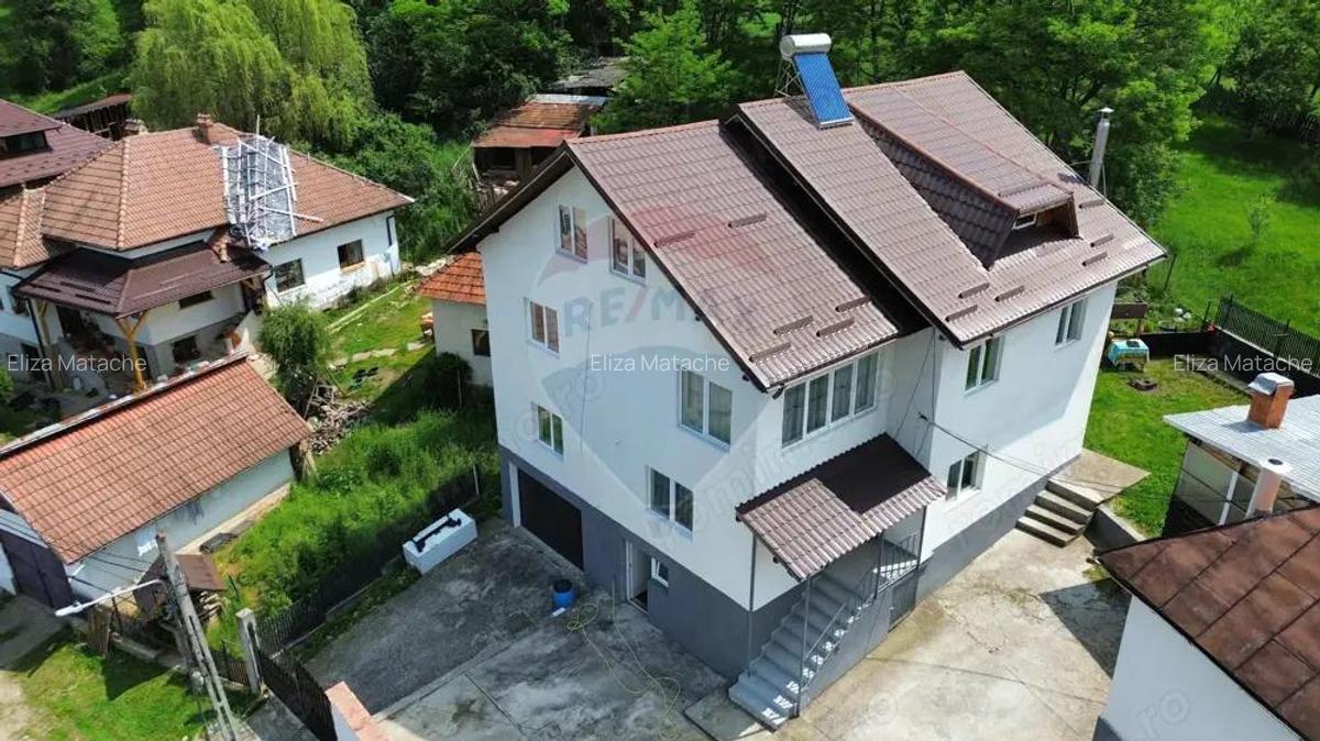 Vila multifunc?ionala cu 3 corpuri, langa Campulung-Muscel - 1