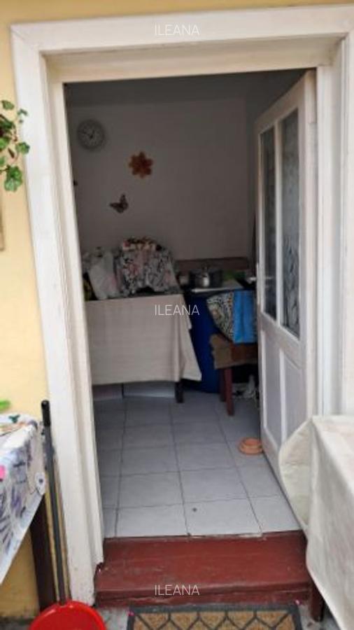 Vand casă cu  3 camere in zona tabacarie - 4