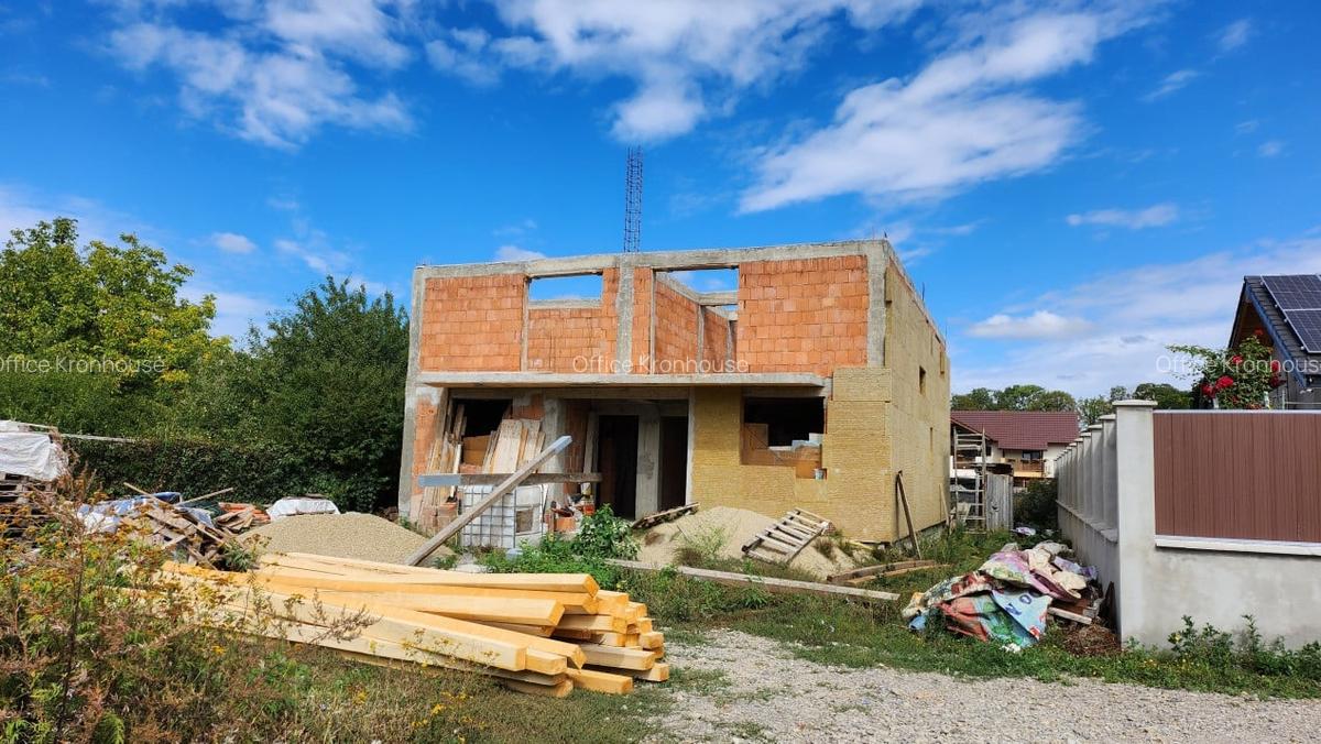 Apartament cu 3 camere în Tractorul - 17