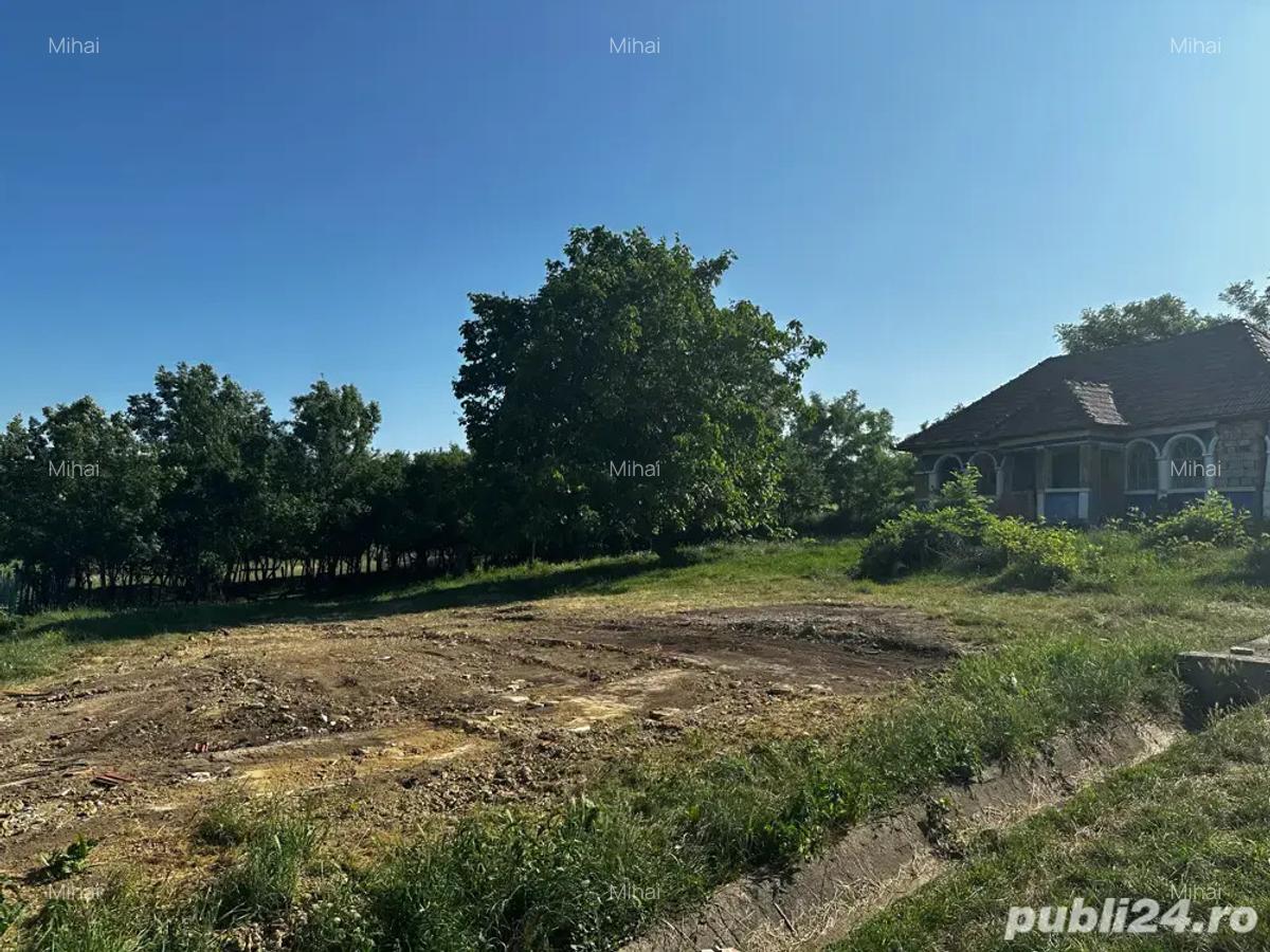 Casa traditionala cu teren generos de 1132 mp in Mociu jud Cluj - 1