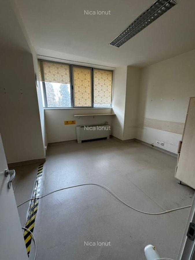 Spatiu comercial pe 2 nivele 700mp cu 20 incaperi si 10 bai pretabil clinica - 12