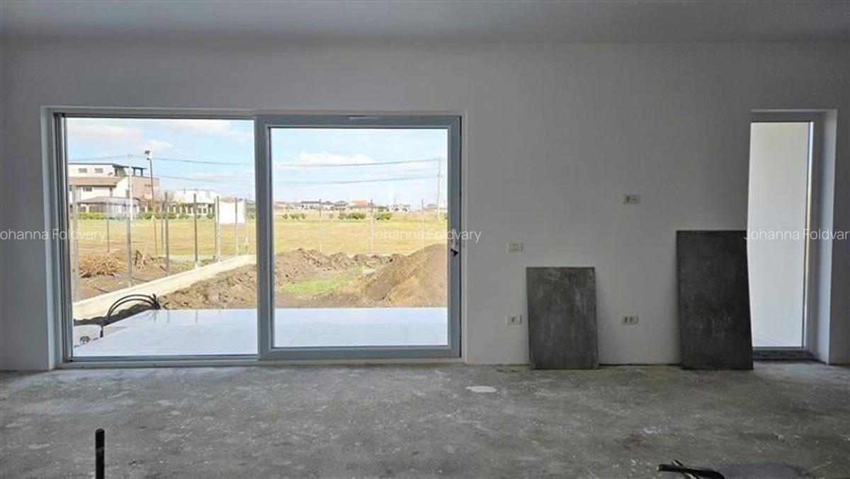 Casă cu 4 camere în Dumbrăvița - 7