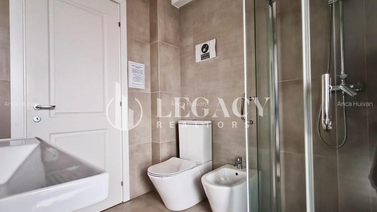 Spatiu birou modern cu 2 locuri de parcare in Grand Beetle Pacurari - 8