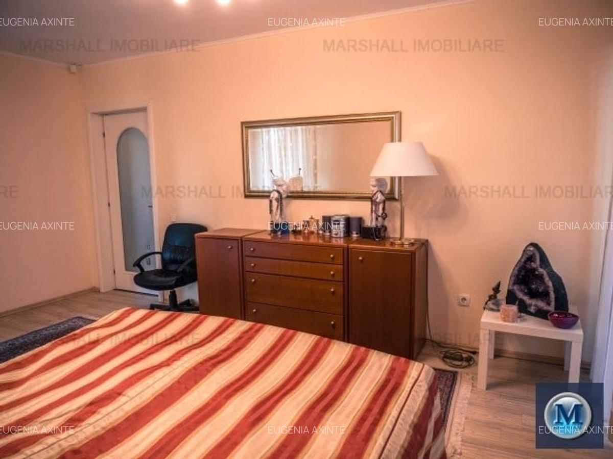 Casă cu 7 camere în Vest - 13