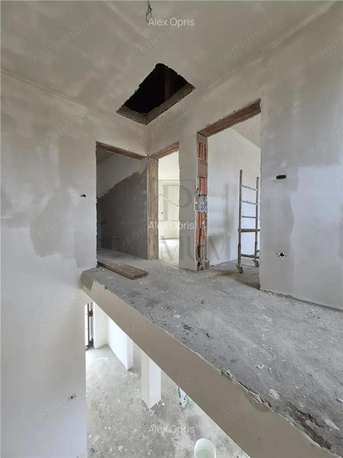 Duplex despartit prin camera tehnica - 2 dormitoare - 2 bai - zona foarte buna ! - 7
