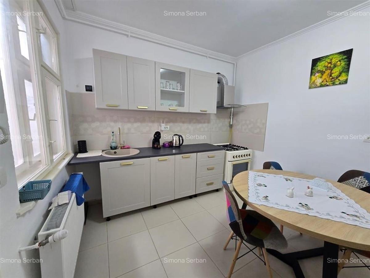 Casa cu doua apartamente in zona centrala Fagaras - 11