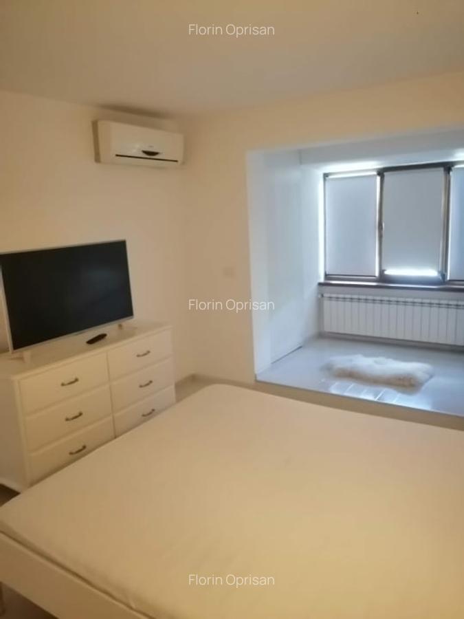 Apartament de vanare ,Bd Independentei , 2 camere ,etaj 2 din 3 - 4