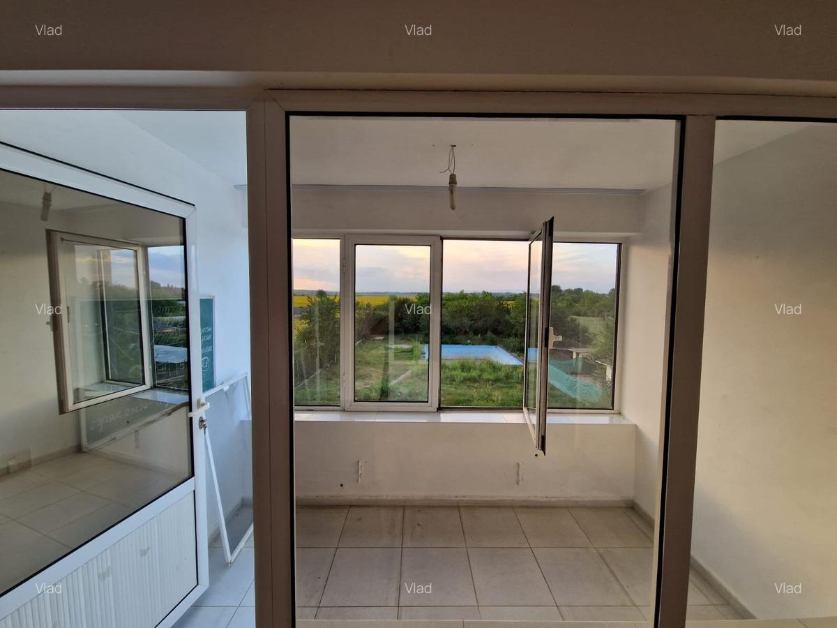 Casă unică de vânzare în Gorgota, teren 1.597 mp, piscină, garaj, bucătărie open - 4 Casă unică de vânzare în Gorgota, teren 1.597 mp, piscină, garaj, bucătărie open - 4