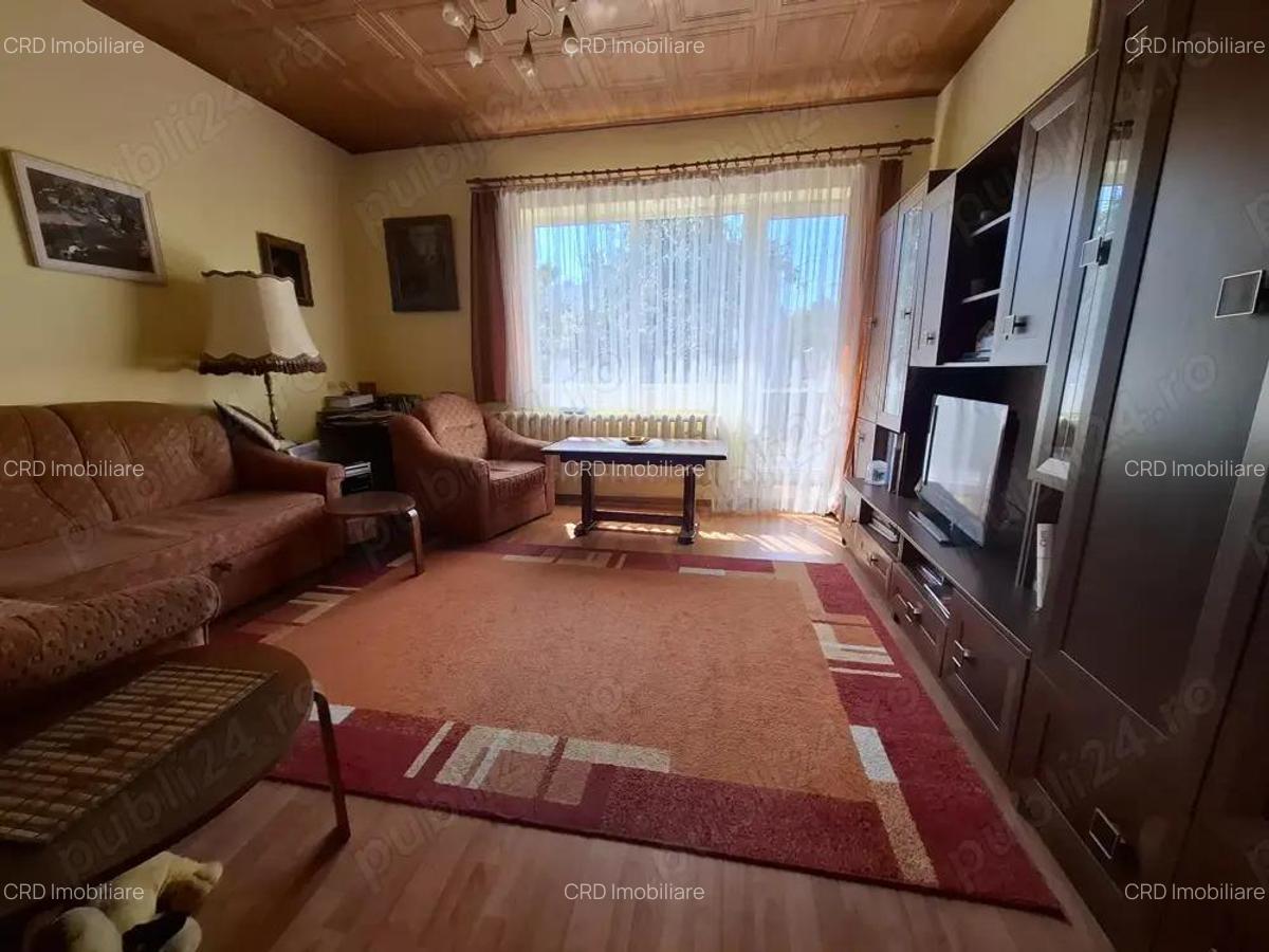 Zona Centrala (tronson Hotel Carpati si Parcul Regina Maria) -casa pe parter, zona foarte buna - 1