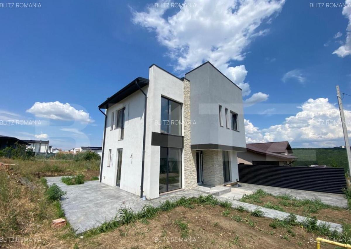 Casa Moderna de Vanzare Rediu, cu Vedere Panoramica - 1